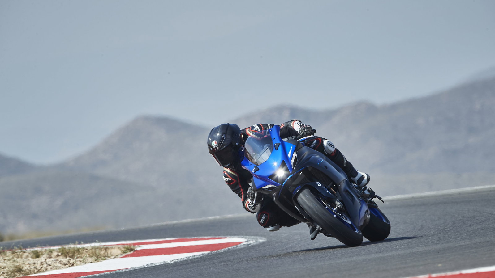 Yam-R7-2022-Visordown-Review 